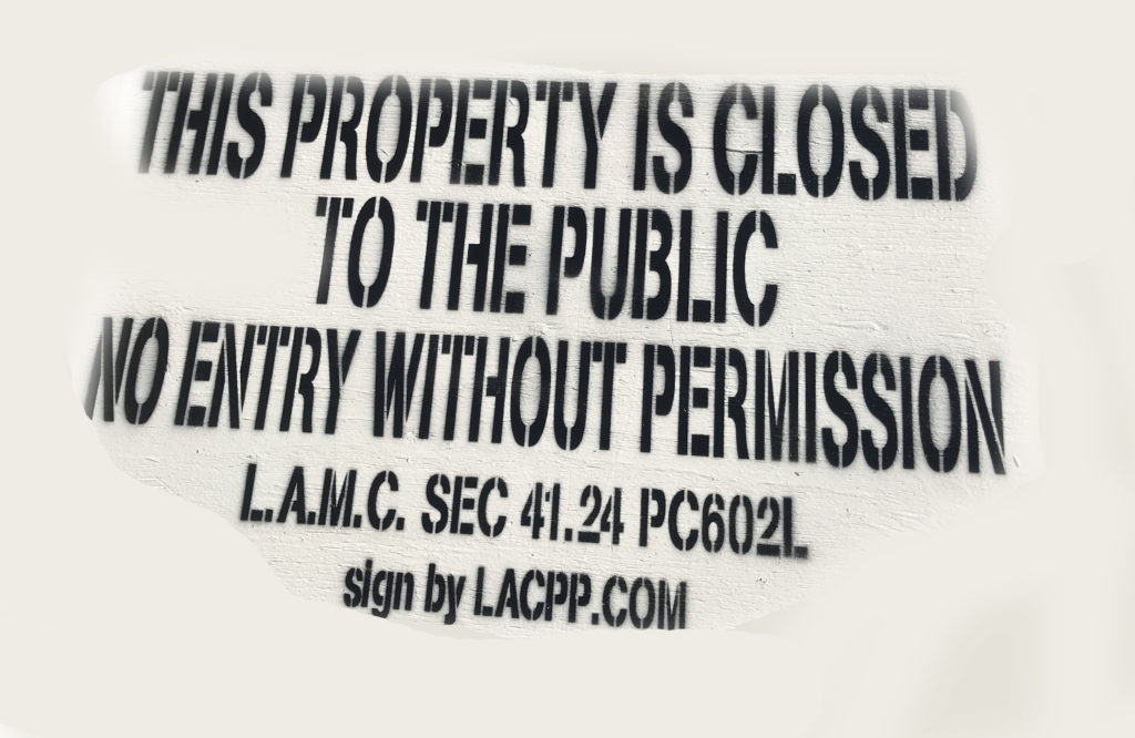 $10,00 - This Property is Closed to the Public Sign